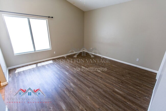 Building Photo - 1891 E Brentrup Dr