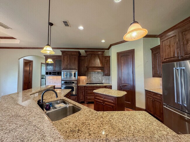 Building Photo - 1559 E Blackjack Rd E