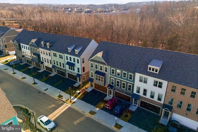 Building Photo - 1017 Venifena Terrace SE