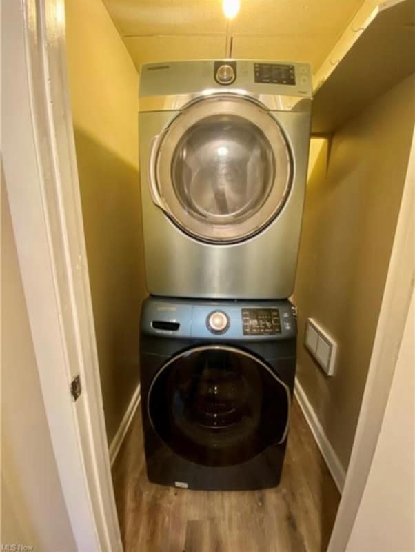 Building Photo - 217 N Huron St