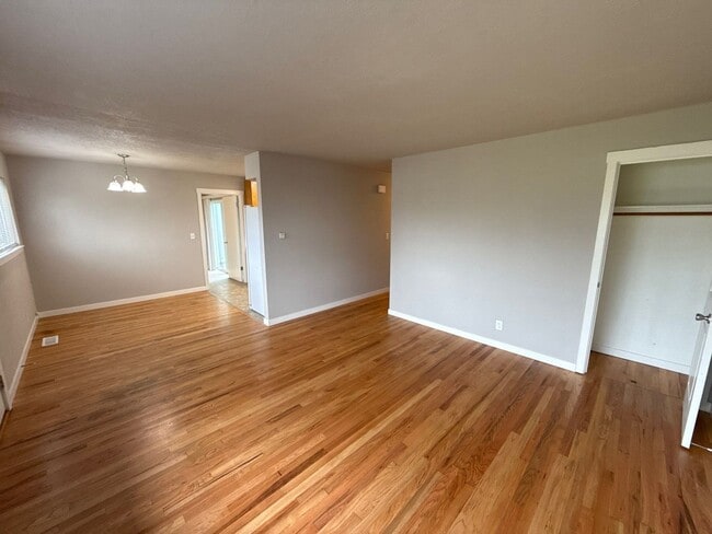 Building Photo - 2236 Hoyt St SE