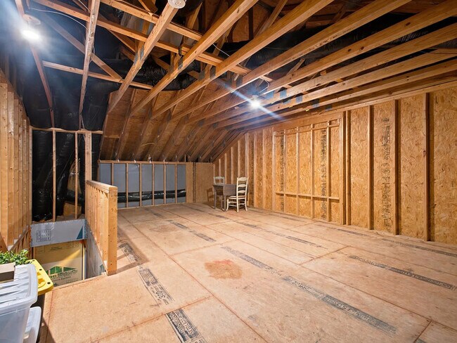 Building Photo - Lease OR Lease to Own