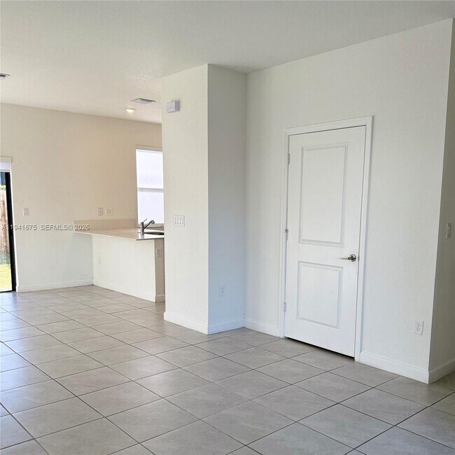 Building Photo - 13370 SW 287th Ter