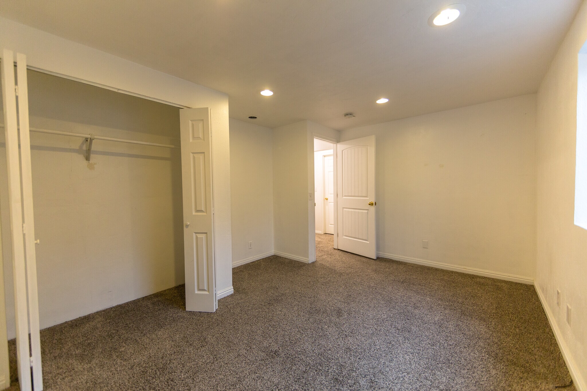 Building Photo - 1038 N 2525 W
