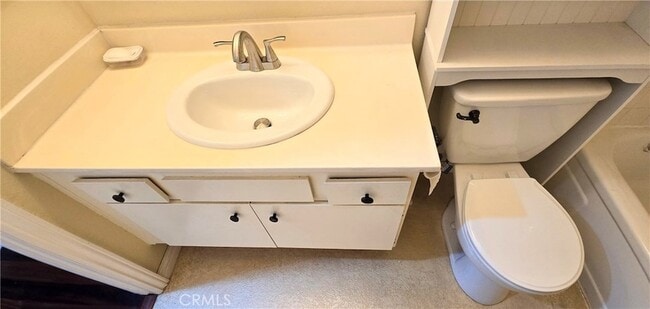 Building Photo - 1400 Post Rd