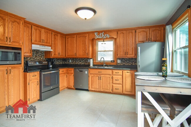 Building Photo - 1260 7th St