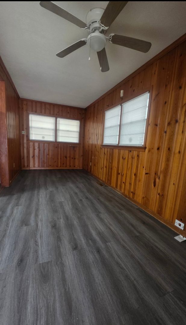 Building Photo - New Rental Available-2 Bedroom 1  Bath