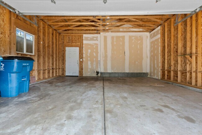 Building Photo - 6240 E 64th Pl