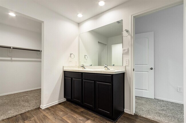 Building Photo - 21311 Violet Dusk Dr