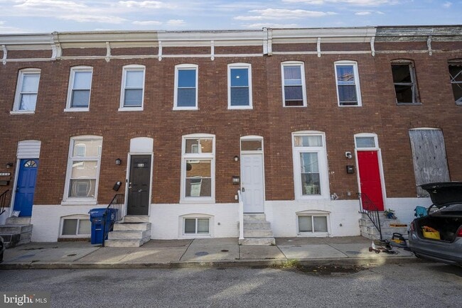Building Photo - 818 N Rose St