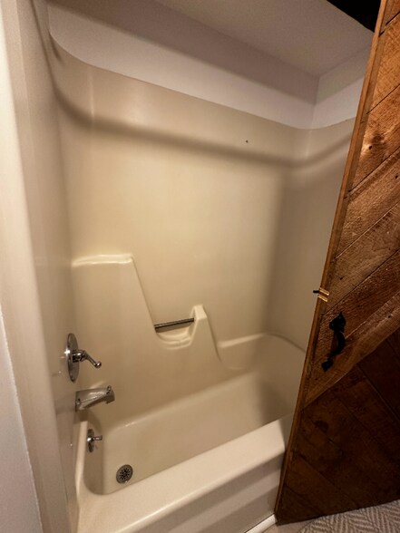 Building Photo - 2415 Route 14