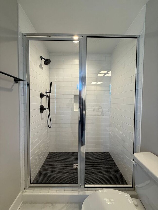 Building Photo - Beautiful New Construction in Booming Old Hickory