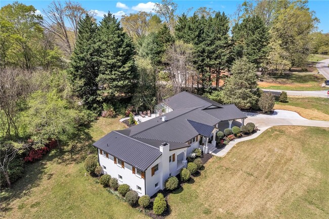 Building Photo - 405 Playground Rd