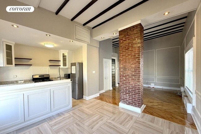 Building Photo - 1013 E 96th St