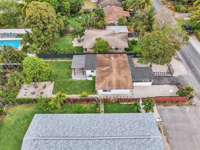 Building Photo - 1617 NW 7th Ave