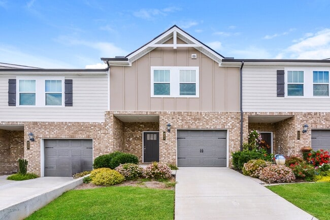 Building Photo - 831 Holland Ct