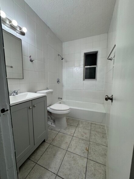 Building Photo - 1108 29th St NW