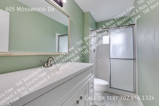 Building Photo - 605 Mosswood Dr