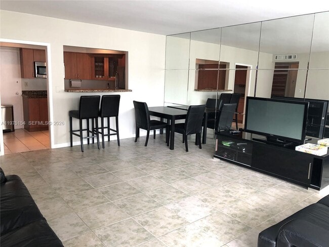 Building Photo - 1408 Brickell Bay Dr