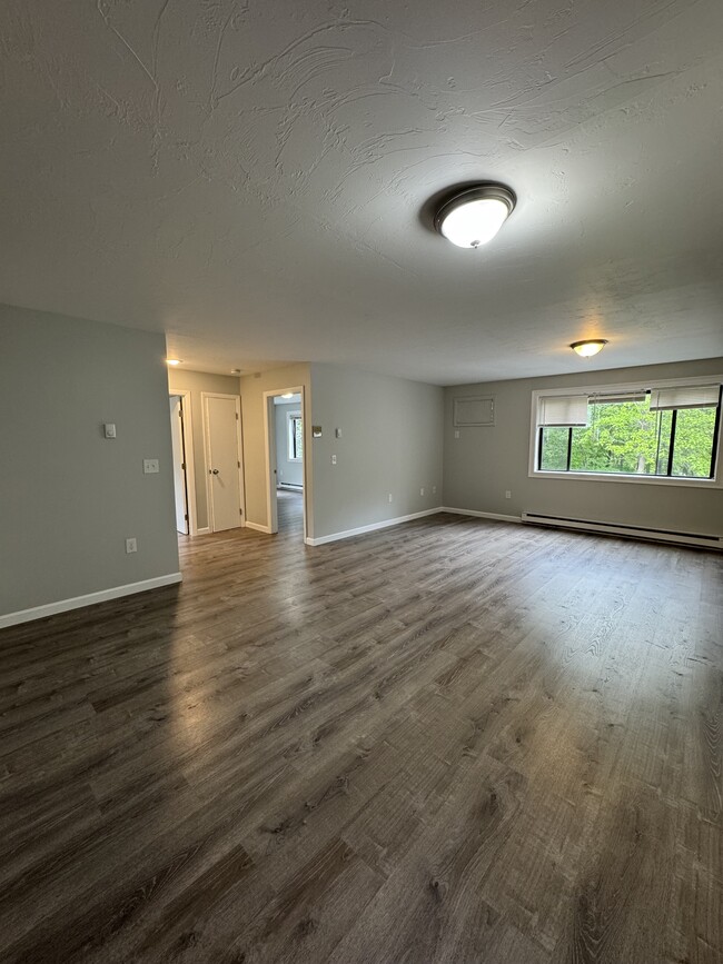 Building Photo - 431 Sunderland Rd