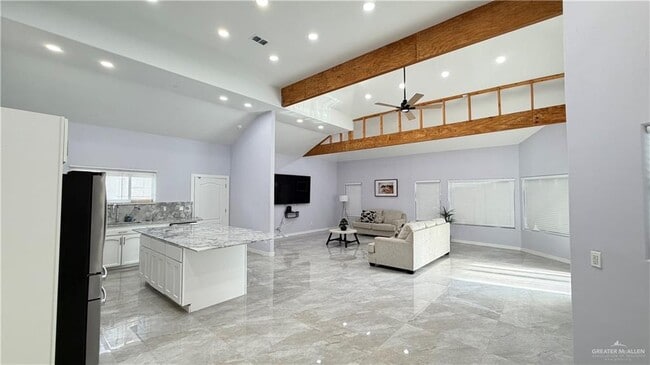 Building Photo - 30 Lilac Ave