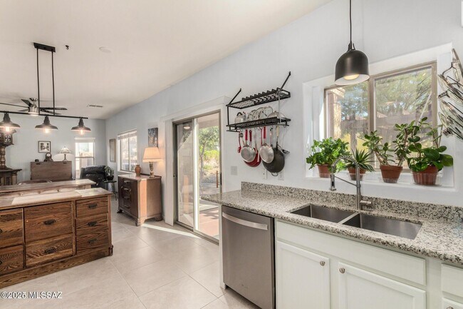 Building Photo - 39027 Furlong Ct