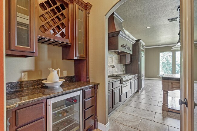 Building Photo - 388 Berkley Dr