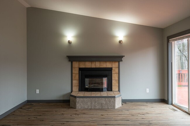 Building Photo - 3 Bedroom, 2 Bath Home in Ferndale