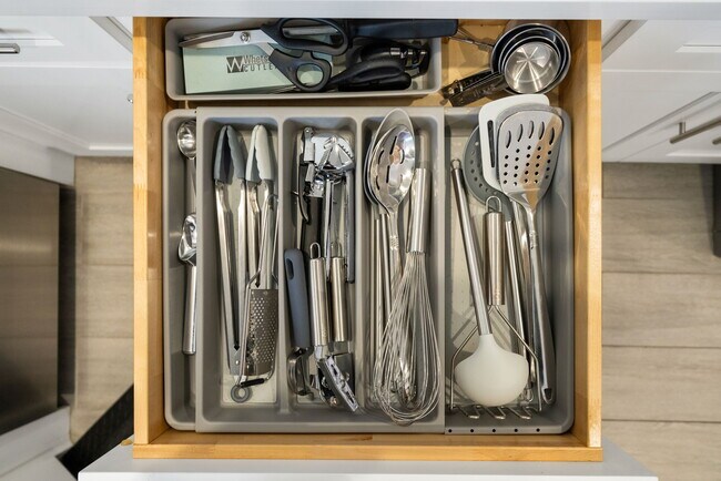 Building Photo - 12841 Forest Dr