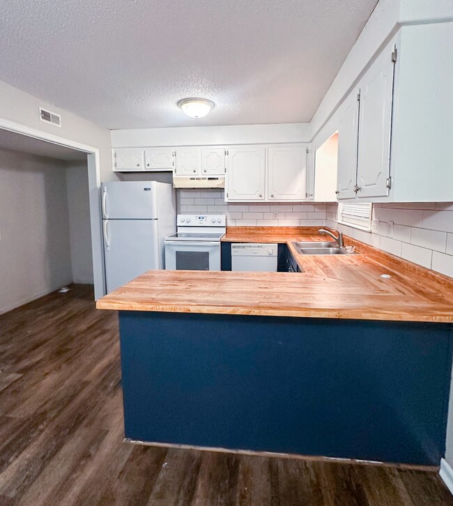 Primary Photo - 918 Georgetown Rd