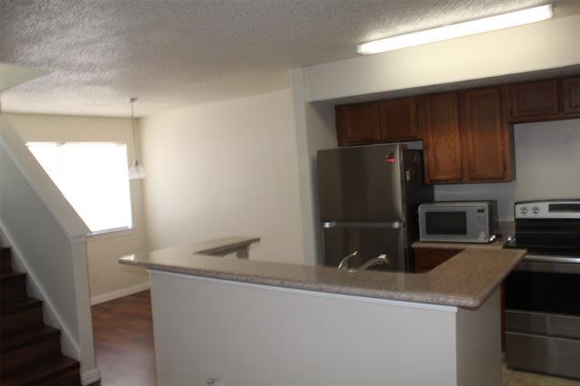 Building Photo - 9809 Walnut St