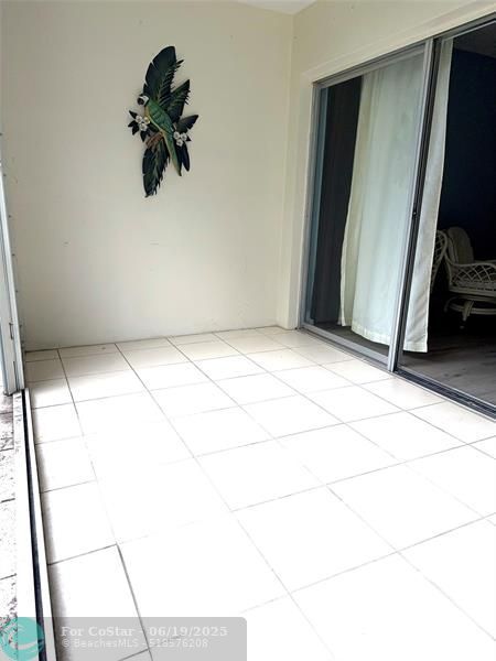 Building Photo - 3200 N Palm Aire Dr