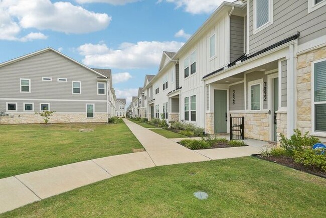 Building Photo - 4916 Claudia Dr