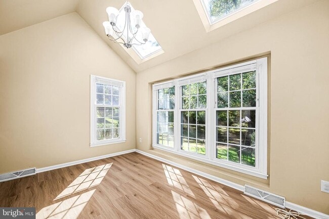 Building Photo - 401 Alderbrook Dr