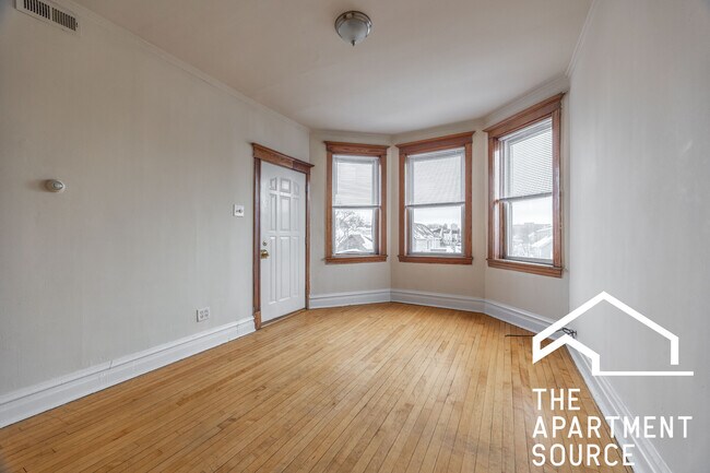 Building Photo - 2442 N Ashland Ave