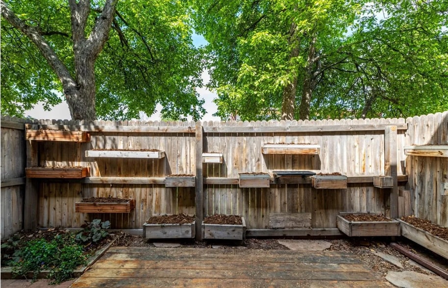 Patio - 8023 Wolff St