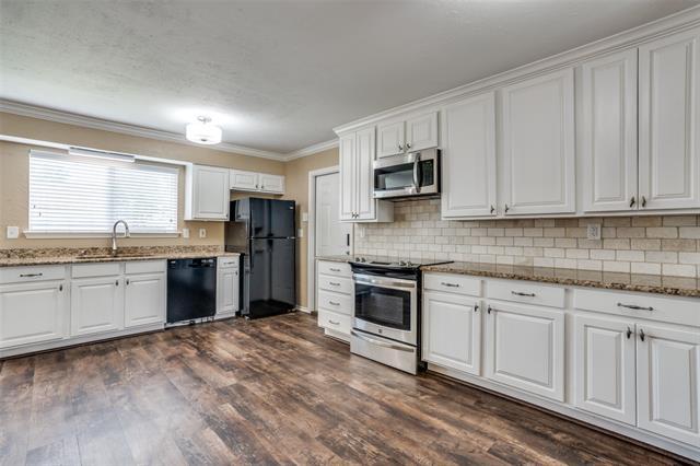 Building Photo - 1410 Thackery Dr