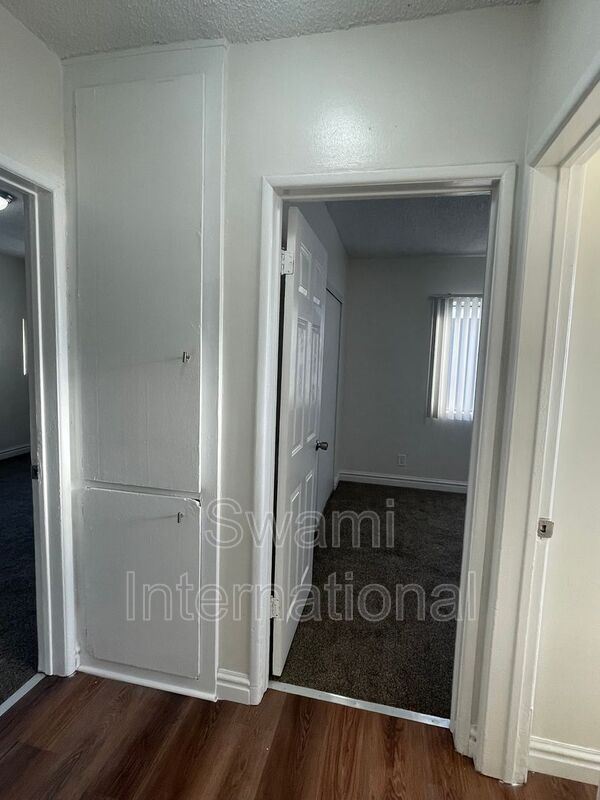 Building Photo - 10970 S Figueroa St