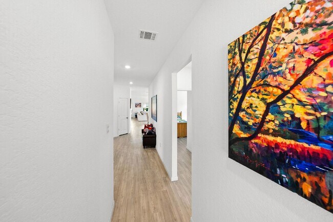 Building Photo - Primary Closet Made for Kings & Queens - UP TO 1 MONTH FREE RENT AVAILABLE!