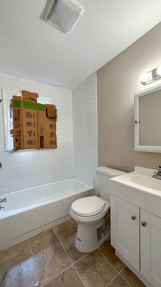 Building Photo - 134 Phillips Ave