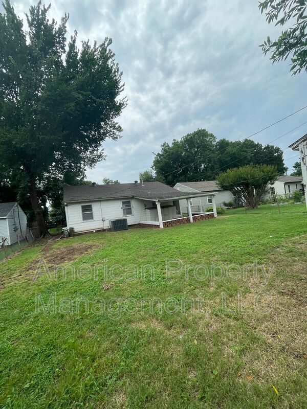 Building Photo - 4941 S Detroit Ave