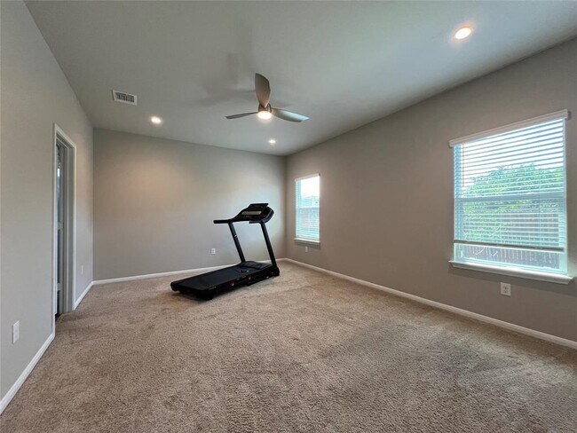 Building Photo - 13800 Cantarra Dr