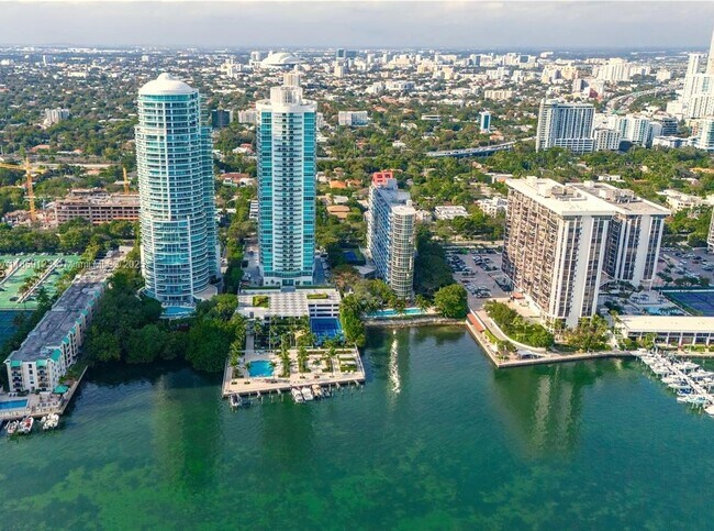Building Photo - 2101 Brickell Ave