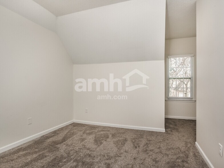 Building Photo - 771 Fairway Trail