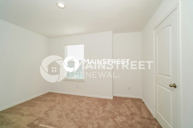 Building Photo - 4 Bedroom Pet-Friendly Home in New Braunfels, TX with Main Street Renewal