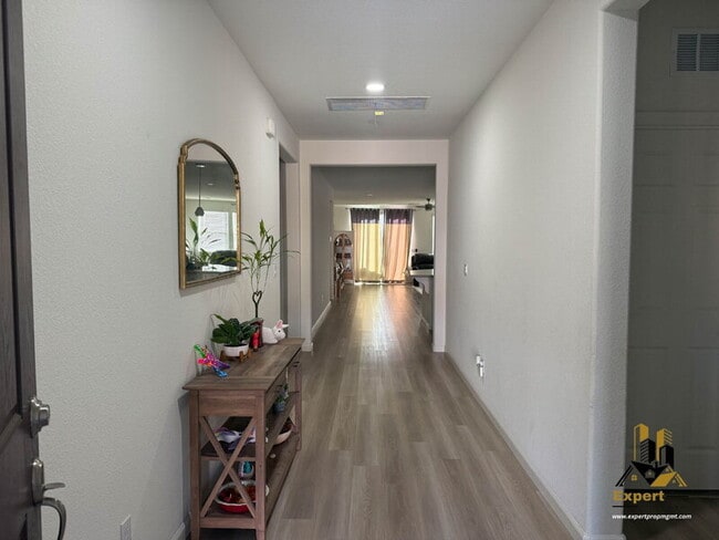 Building Photo - 160 Hermosa Ct