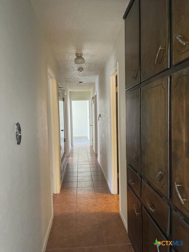 Building Photo - 1818 Janis Dr