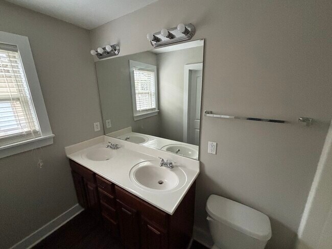 Building Photo - 108 Moss Stone Ln