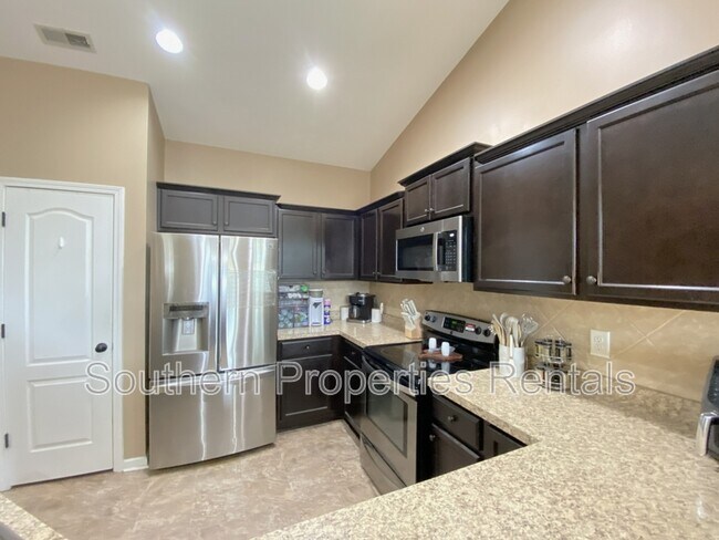 Building Photo - 463 Juno Dr