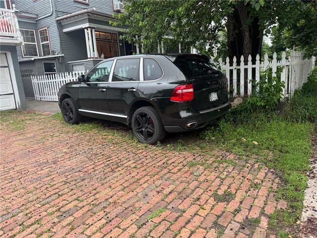 Building Photo - 1464 W Minnehaha Ave